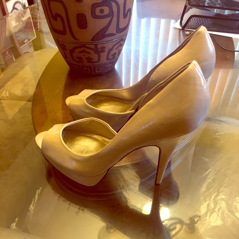 City Street Beige Platform Pump